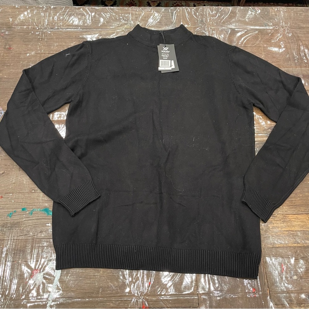 Black Crewneck Sweater with Long Sleeves and Ribbed Cuffs